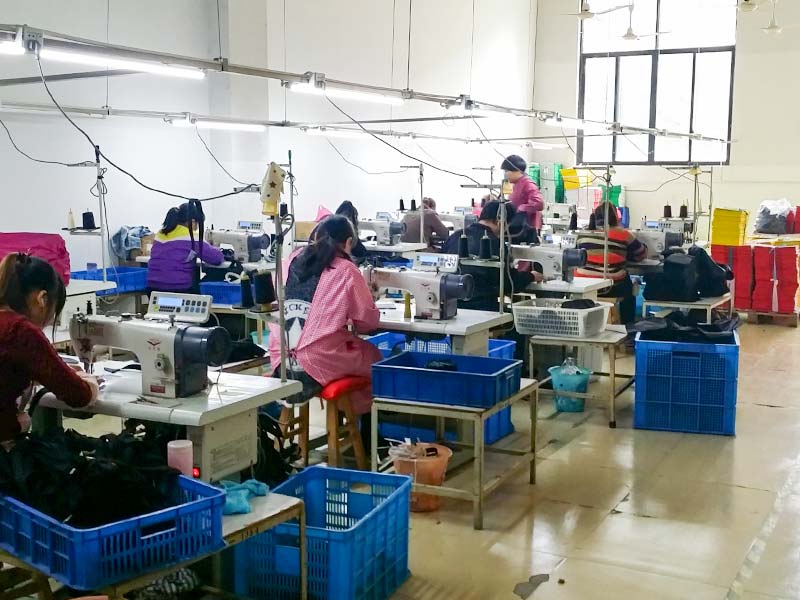 徳興　縫製工場