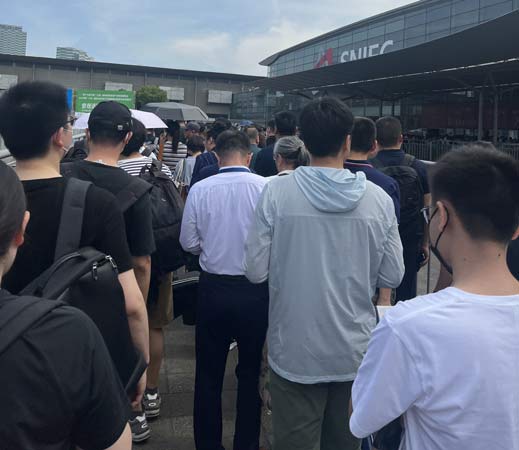 上海の半導体展示会場
